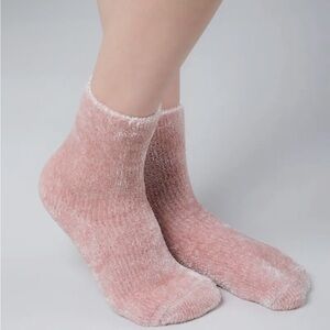 Cozy Pink Fuzzy Chenille Socks - Pink